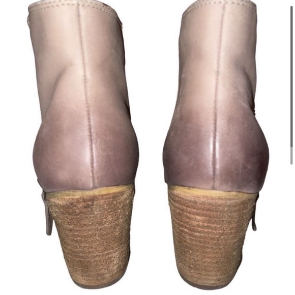 NORDSTROM “TROLLEY” GRAY LEATHER DISTRESSED ZIP ANKLE BOOTIE SIZE 11. (Runs Sm) - Picture 2 of 9